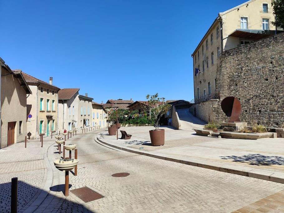 Charmant Meuble Dans Un Joli Village Circulaire Alixan Esterno foto